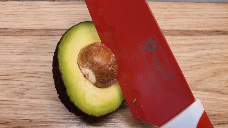 How to peel an avocado 3