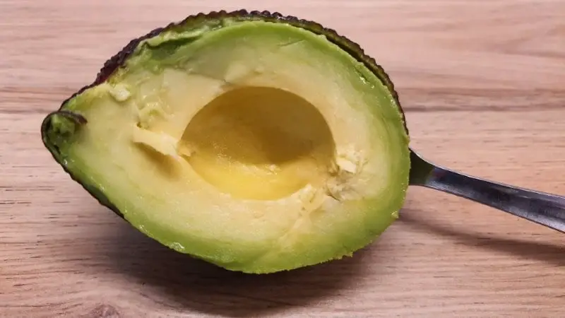 How to peel an avocado 4