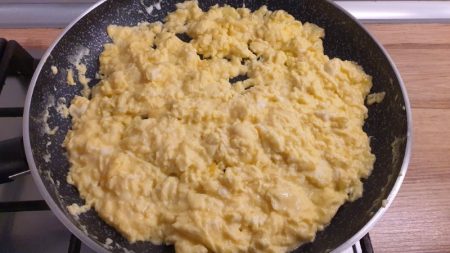 Scrambled eggs with cheese recipe 3