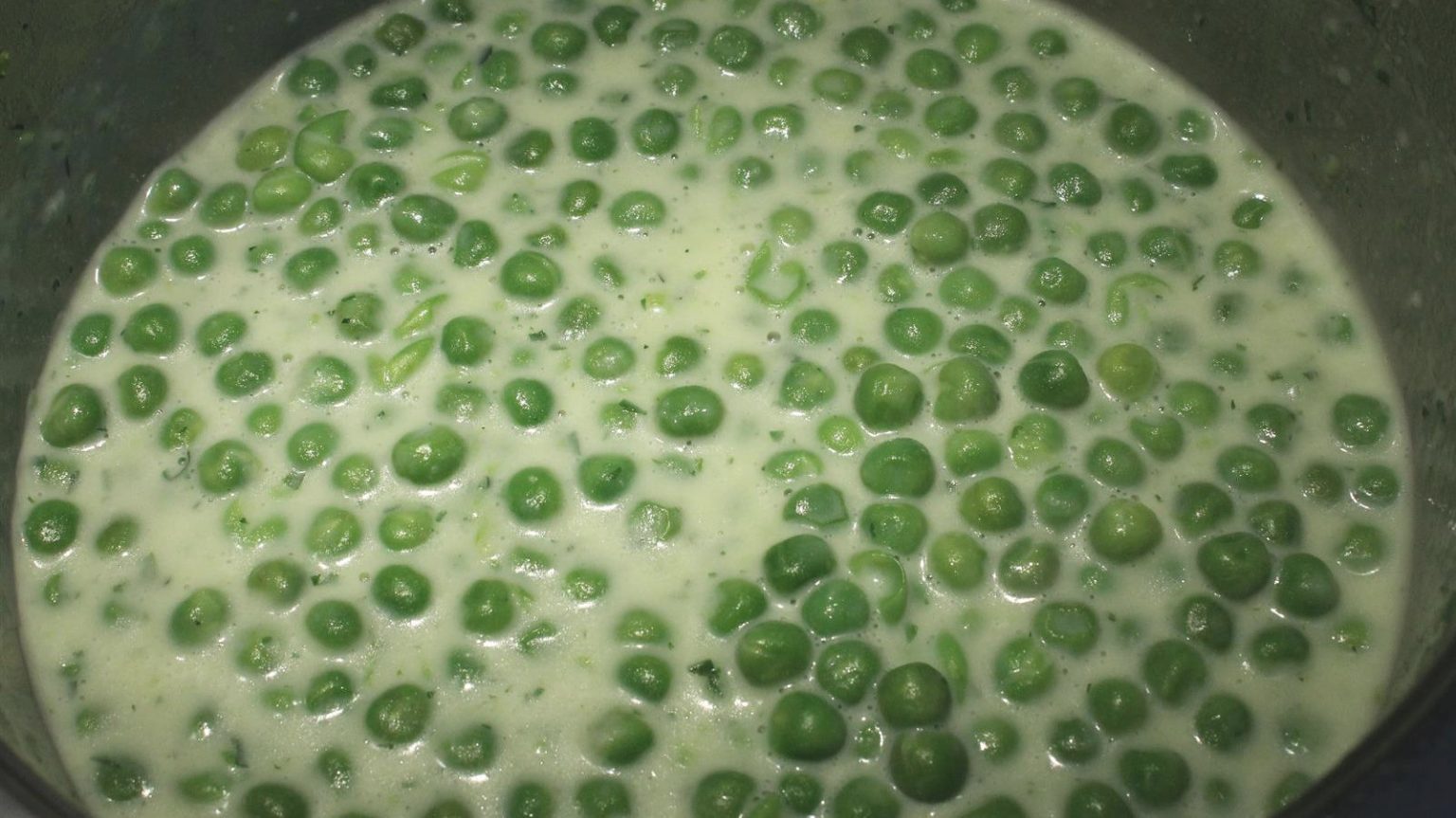 Hungarian Green Pea Stew With Milk - Jumping Pumpkin