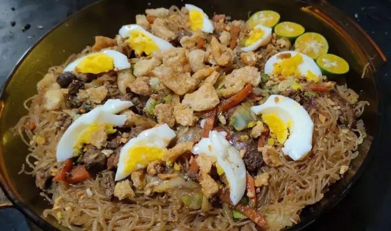 Pancit Bihon Guisado dish